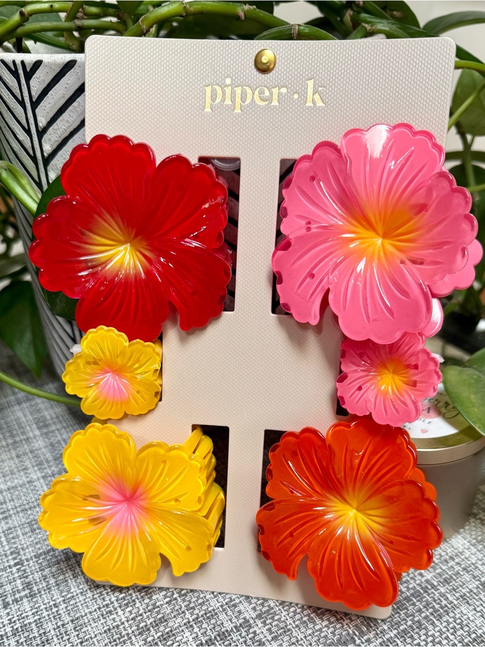 piper•k Hawiian🌸🌺 Floral Resin Clip 🌼Set of 6 Red, Pink, Yellow, Orange